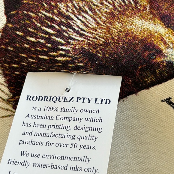 NWOT Rodriquez
Wild Australia Tea towel - Picture 8 of 10